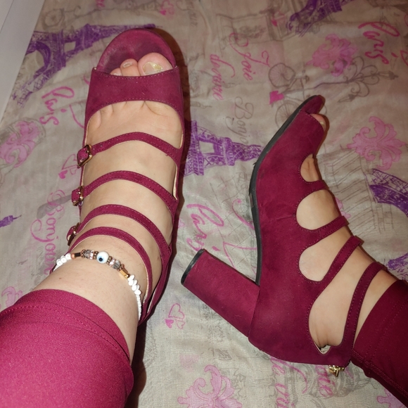 Beautiful Fuchsia Unisa shoes - Picture 4 of 4